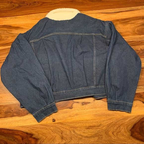 SIZE M LEVI’S JEAN JACKET - Picture 7 of 8